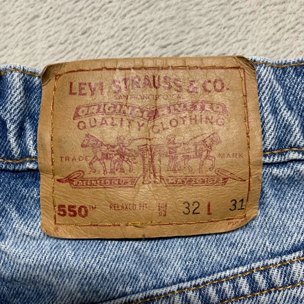 Vintage Levi's 550 Relaxed Fit USA Denim‎ Jeans 32x32 (Fits 31x33) Red Tab 90's